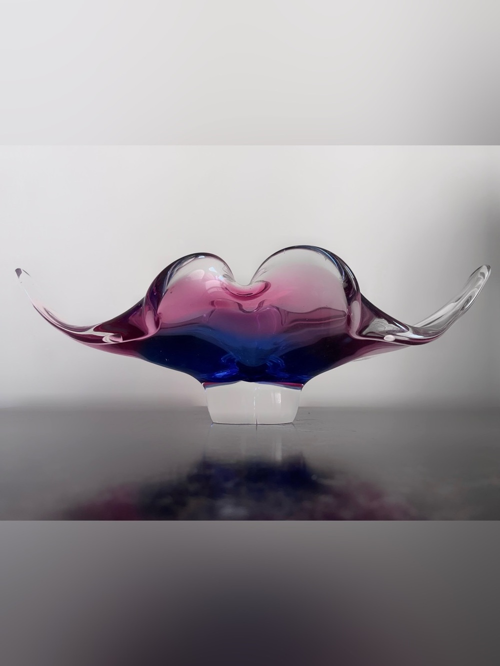 Josef Hospodka Chribská Czech Art Glass “Lips”Bowl, Pink & Cobalt Blue Sommerso